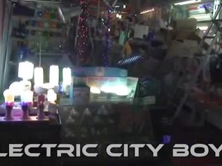 Electric miestas stripling