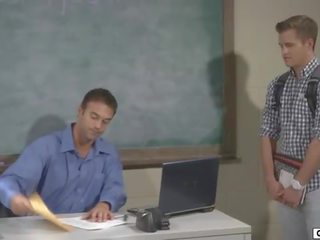 Joey كوبر مارس الجنس بواسطة له معلم