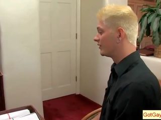 Blond elev sugand lui sef pentru plăti ridica